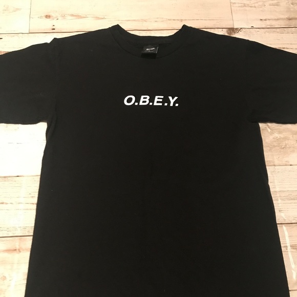 OBEY t-shirt men’s S - Picture 2 of 3